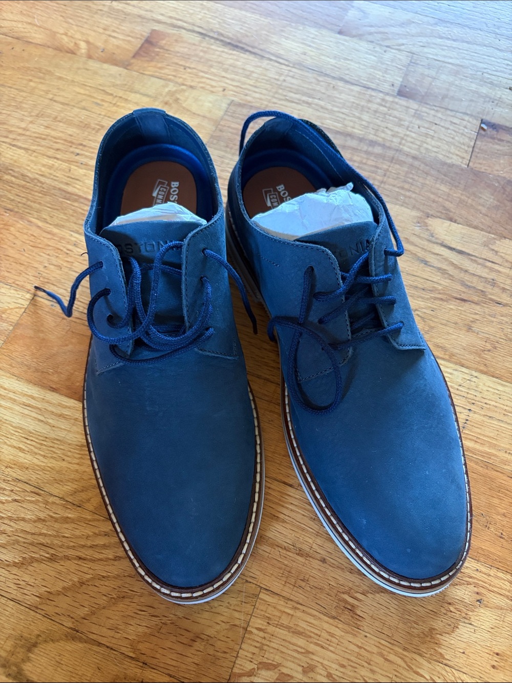 Bostonian Men's Dezmin Plain Oxfords in dark navy nubuck